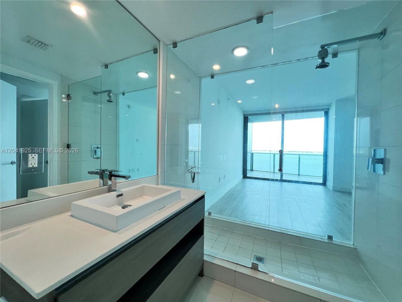 460 NE 28th St, Unit 1402, Miami, FL 33137 Photo