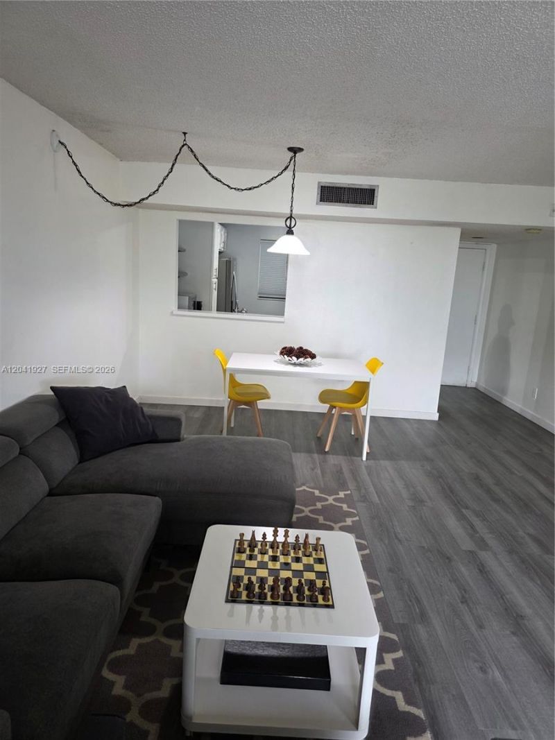 8065 SW 107th Ave, Unit 202, Miami, FL 33173 Photo