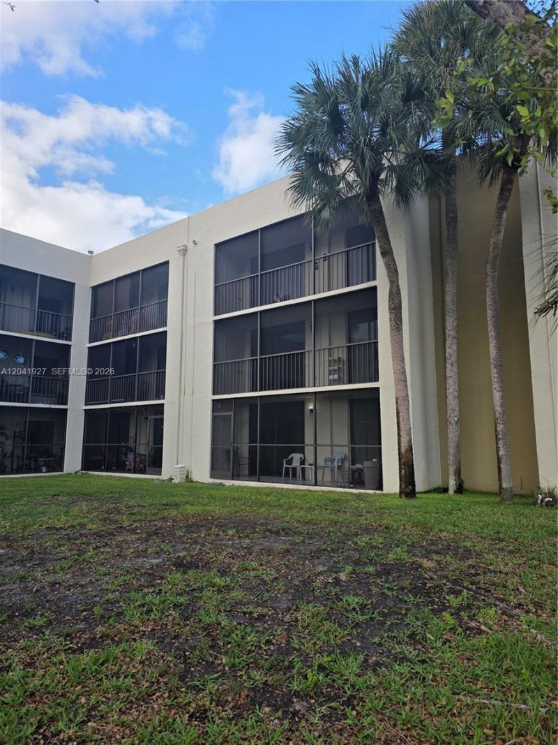 8065 SW 107th Ave, Unit 202, Miami, FL 33173 Photo