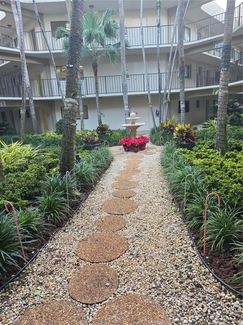 8065 SW 107th Ave, Unit 202, Miami, FL 33173 Photo