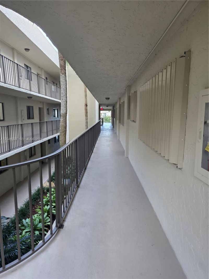 8065 SW 107th Ave, Unit 202, Miami, FL 33173 Photo