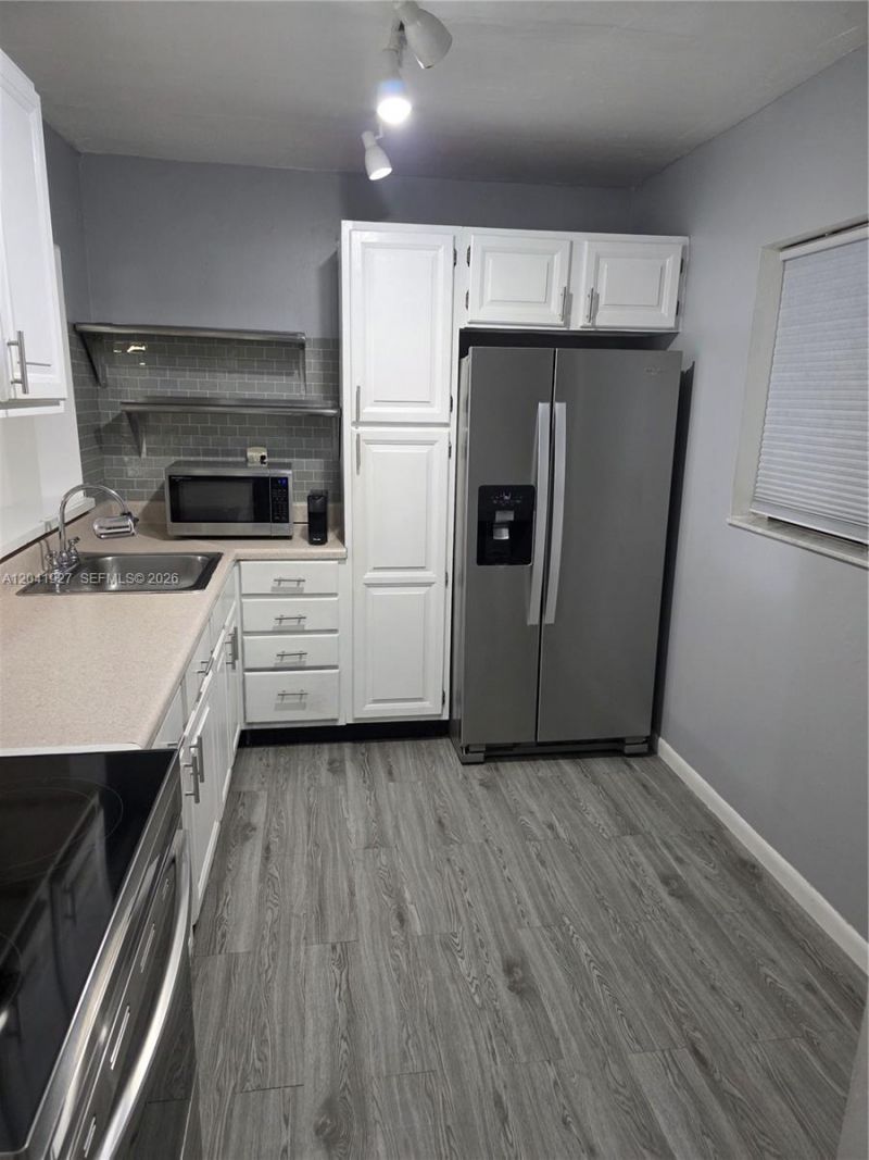 8065 SW 107th Ave, Unit 202, Miami, FL 33173 Photo