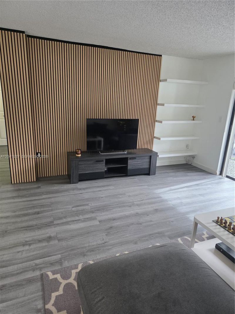8065 SW 107th Ave, Unit 202, Miami, FL 33173 Photo