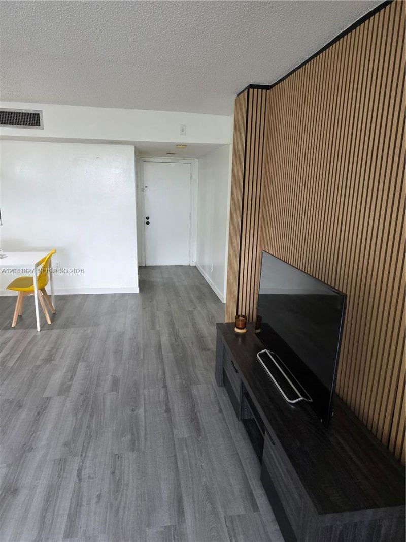 8065 SW 107th Ave, Unit 202, Miami, FL 33173 Photo