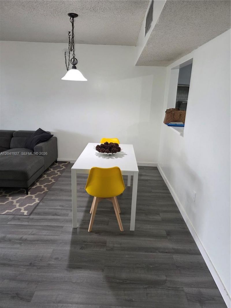 8065 SW 107th Ave, Unit 202, Miami, FL 33173 Photo