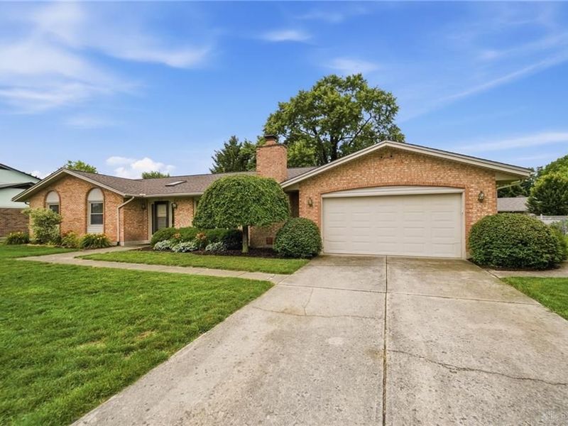 313 Chris Drive, Englewood, OH 45322 Photo 3