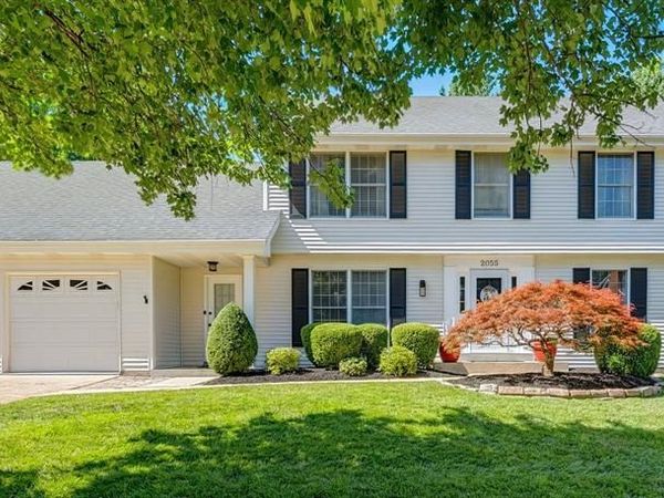 2055 Meadowbrook Way Drive, Chesterfield, MO 63017