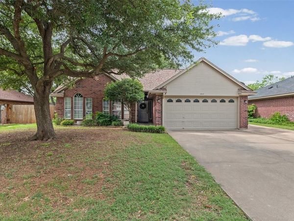1517 Hayloft Lane, Granbury, TX 76048