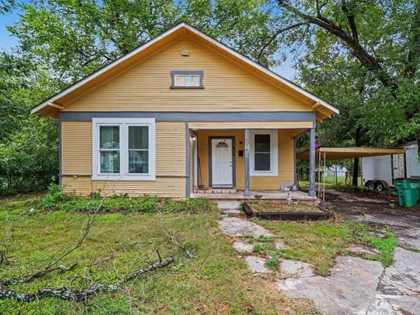 714 Ritchey Street , Gainesville, TX 76240