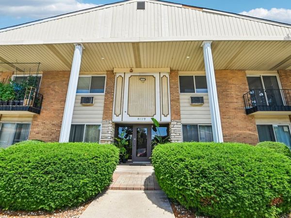 8997 Kennedy Drive , Unit 2E, Des Plaines, IL 60016