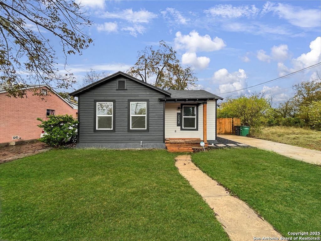 2239 Burnet St, San Antonio, TX 78202 Main Photo