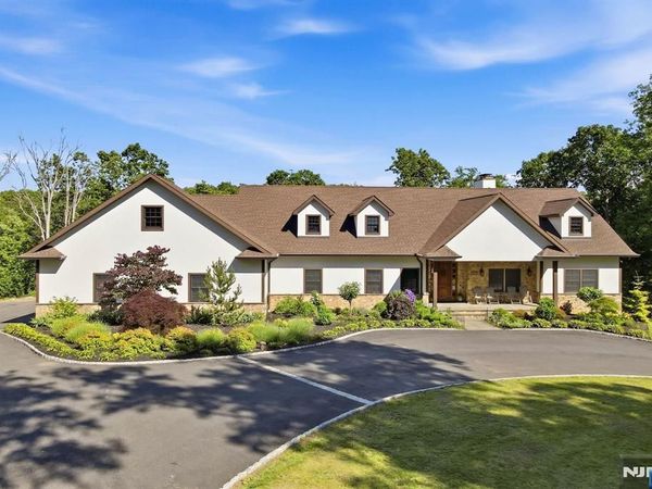 67 Virginia Lane, WEST MILFORD, NJ 07480