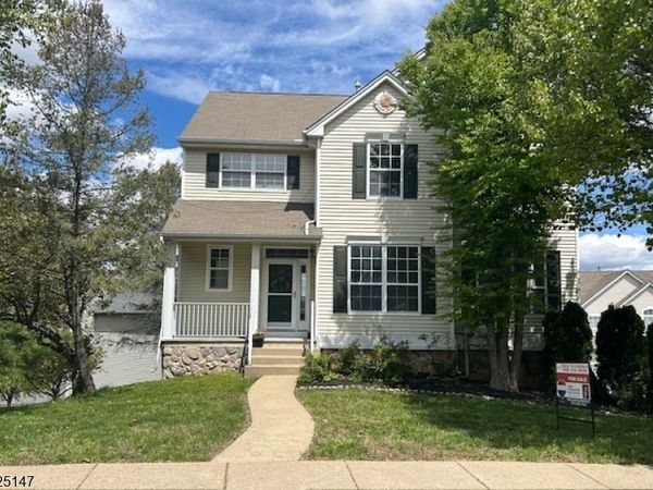 227 Winding Hill Dr, Mount Olive, NJ 07840