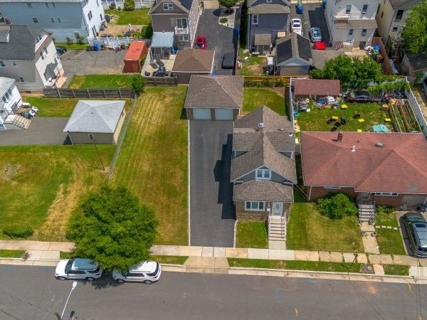 113 Arthur St, Linden, NJ 07036