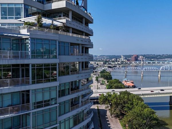 400 Riverboat Row, Unit 1703, Newport, KY 41071