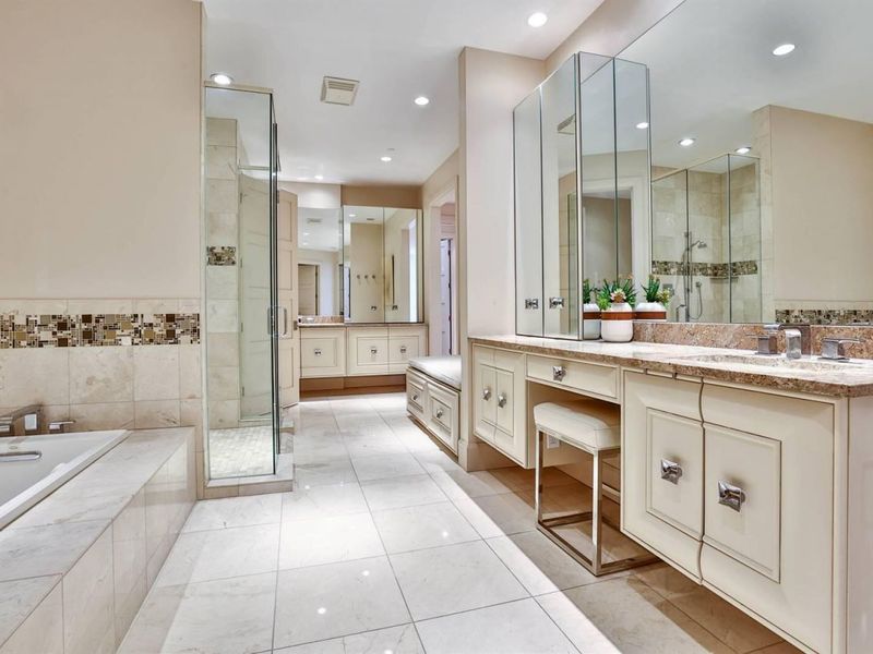 400 Riverboat Row, Unit 1703, Newport, KY 41071 Photo 24