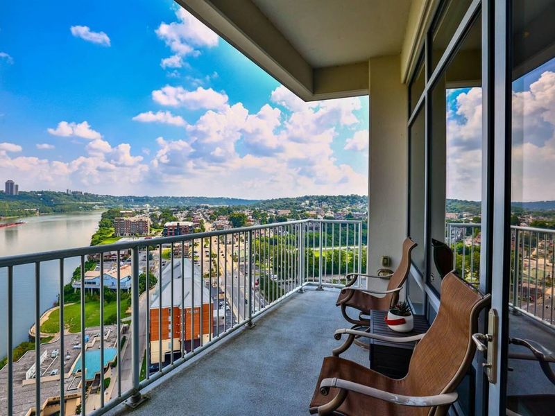 400 Riverboat Row, Unit 1703, Newport, KY 41071 Photo 32