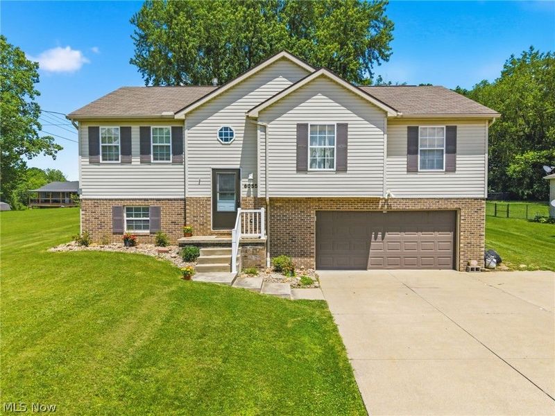 6055 Apple Street, Louisville, OH 44641 Photo 1
