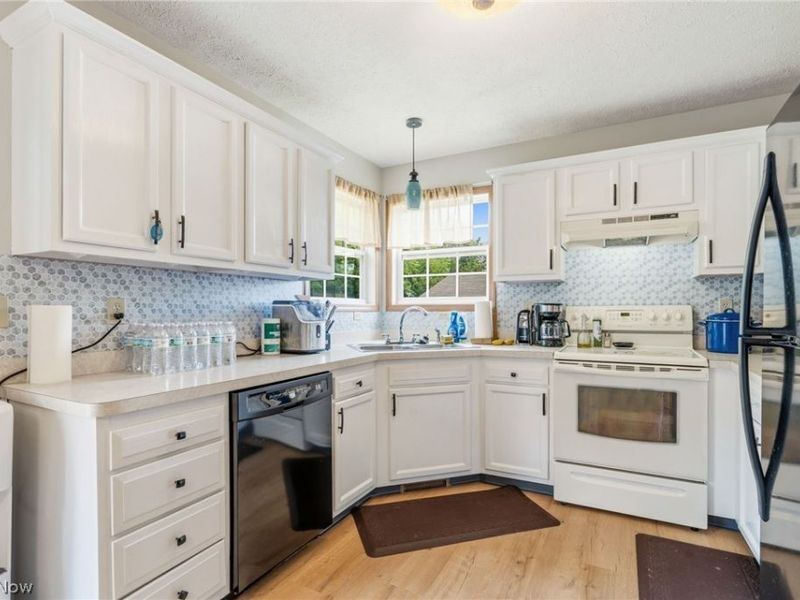 6055 Apple Street, Louisville, OH 44641 Photo 18