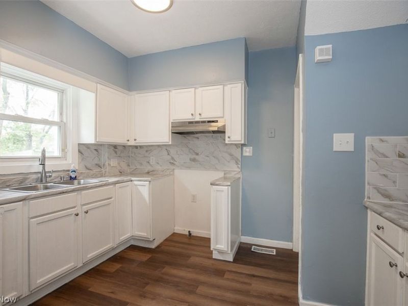 3926 E 121st Street, Cleveland, OH 44105 Photo 8