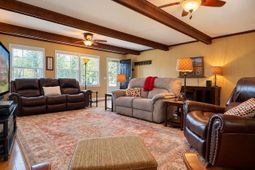 127 Leonard Circle photo 4