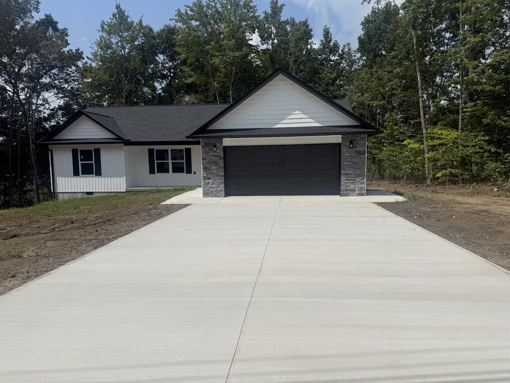 1020 South Lane, Grimsley, TN 38565 Main Photo