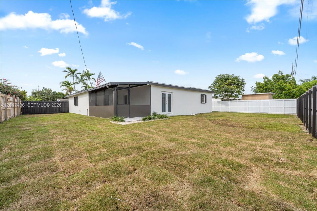 12370 SW 190th Ter, Miami, FL 33177 Photo