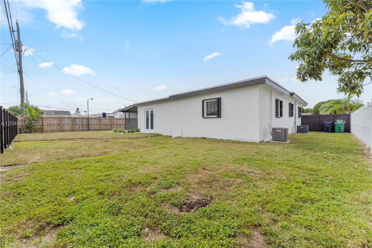 12370 SW 190th Ter, Miami, FL 33177 Photo