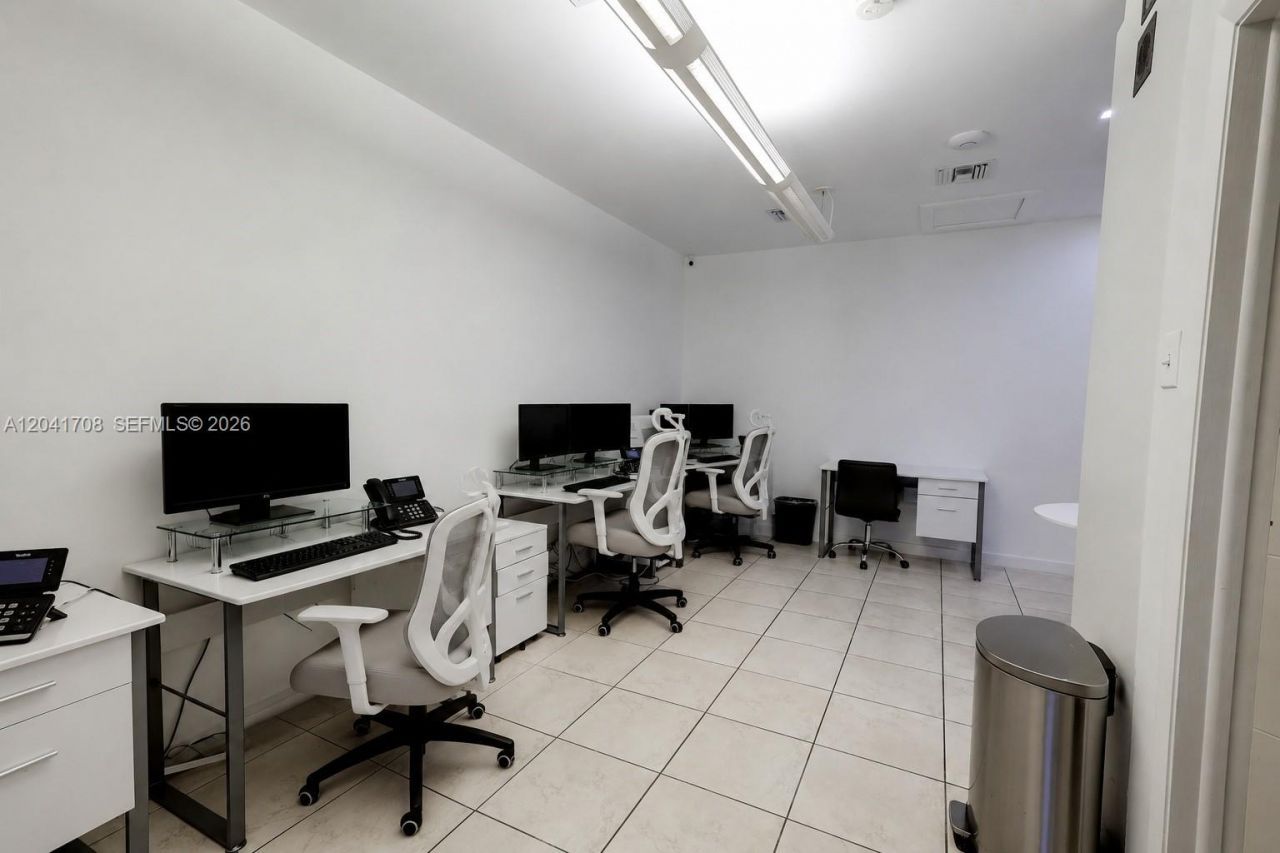 8525 SW 92nd St , Unit 11B, Miami, FL 33156 Photo