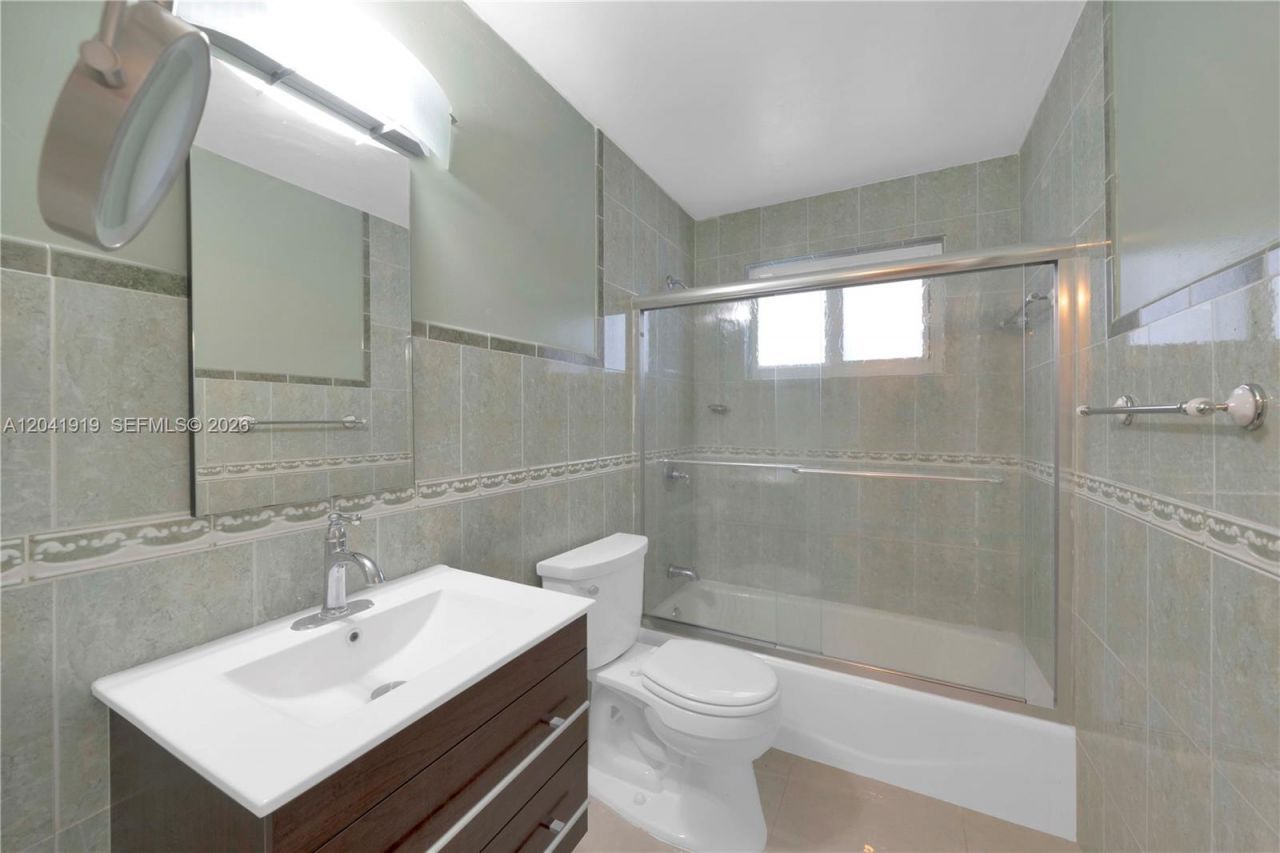 1701 NW 37th Ave, Unit B, Miami, FL 33125 Photo