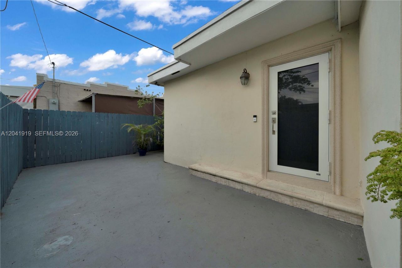1701 NW 37th Ave, Unit B, Miami, FL 33125 Photo