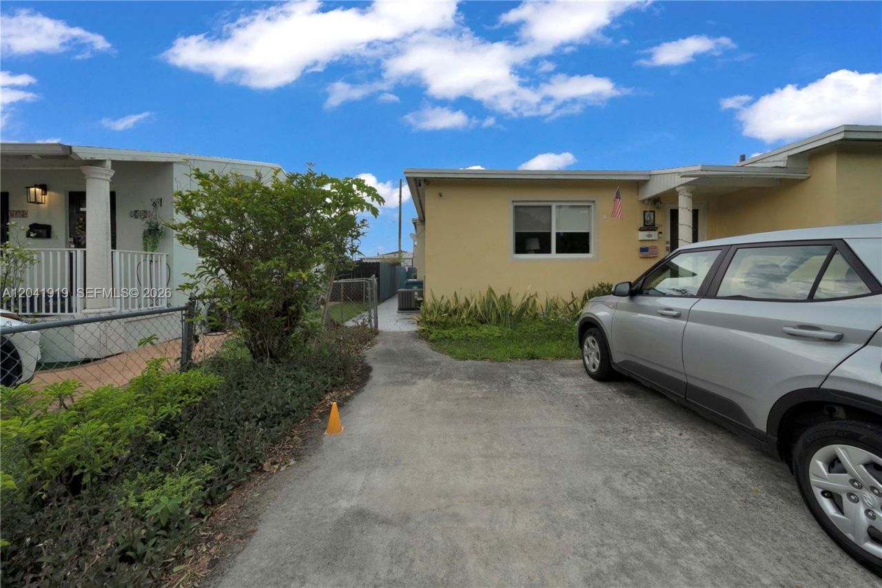 1701 NW 37th Ave, Unit B, Miami, FL 33125 Photo