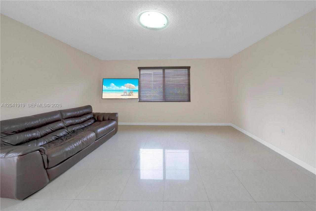 1701 NW 37th Ave, Unit B, Miami, FL 33125 Photo