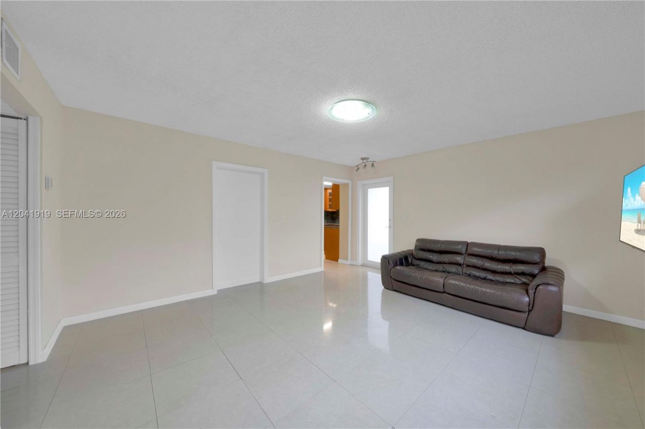 1701 NW 37th Ave, Unit B, Miami, FL 33125 Photo