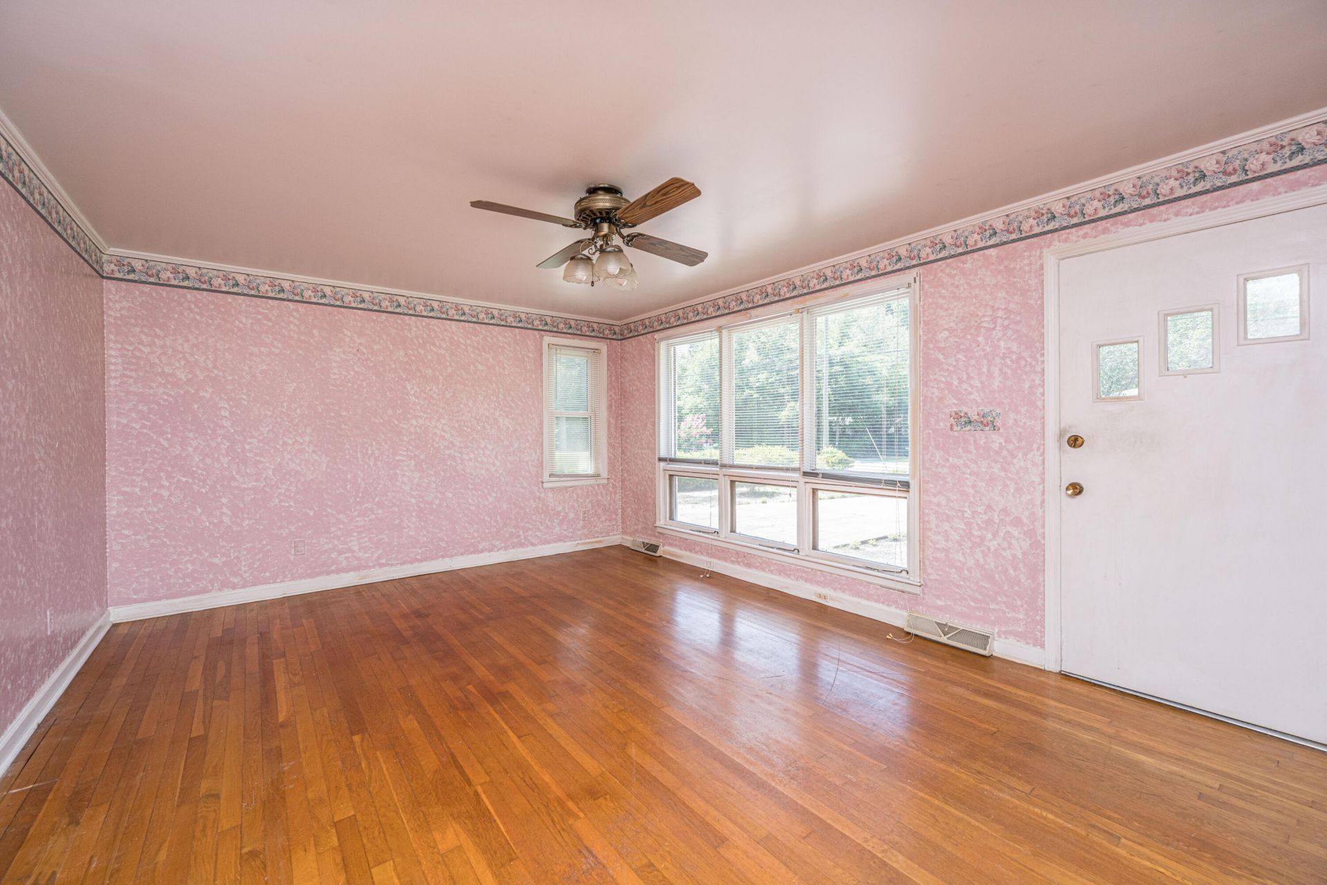 107 Wilmer Avenue Photo 10
