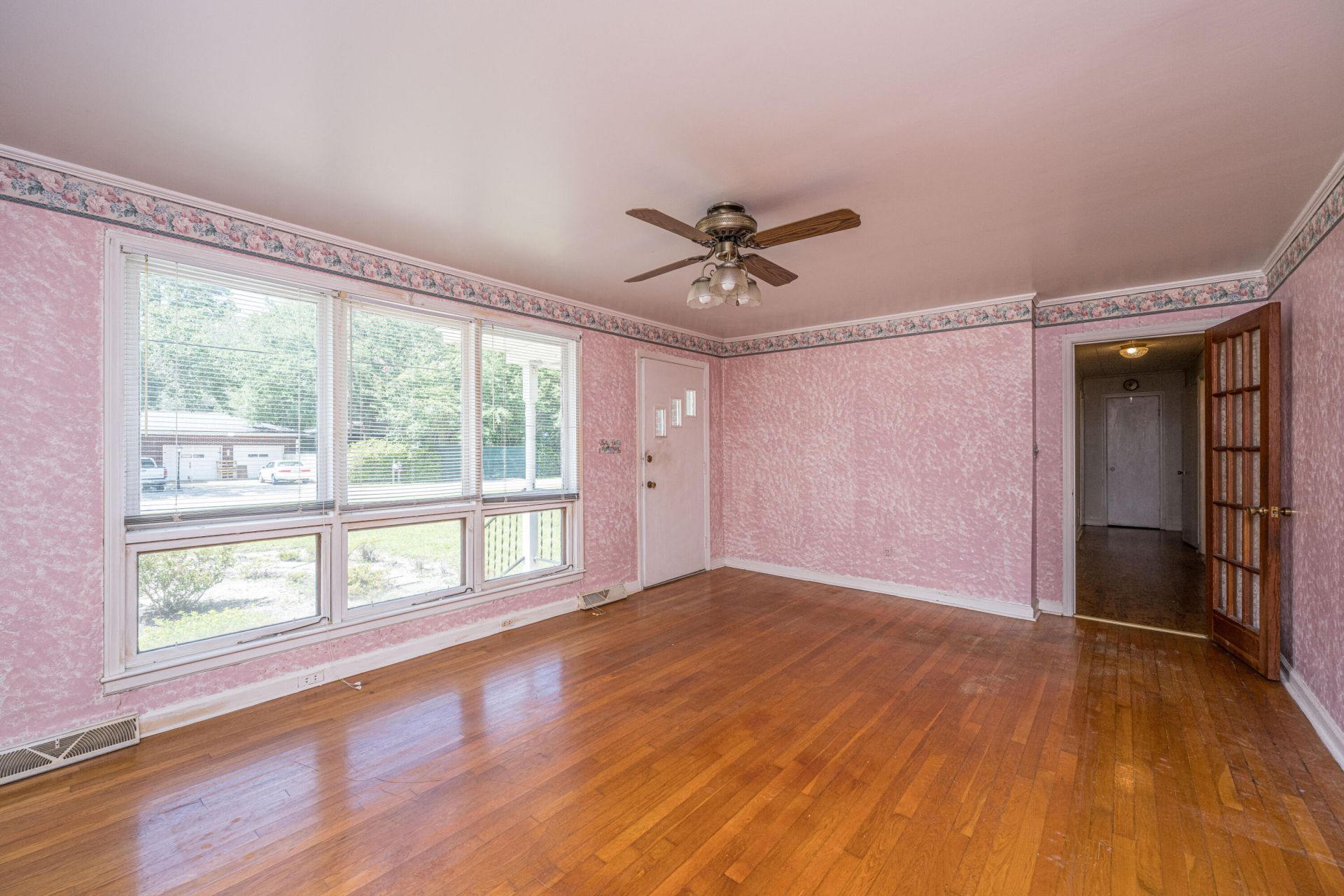 107 Wilmer Avenue Photo 13