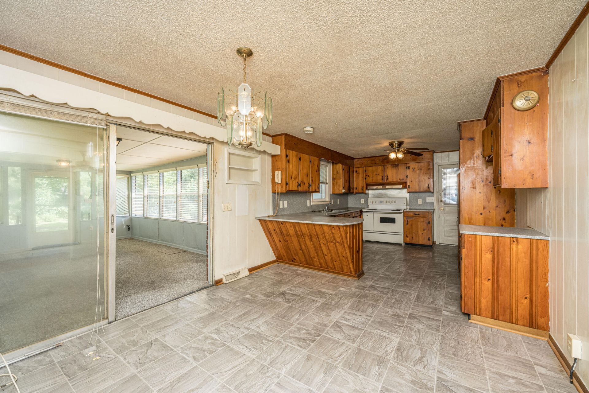 107 Wilmer Avenue Photo 14