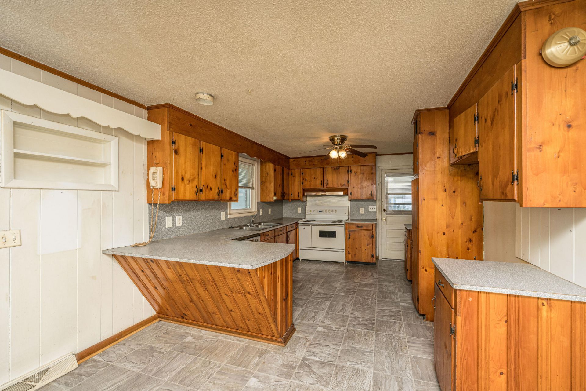107 Wilmer Avenue Photo 15