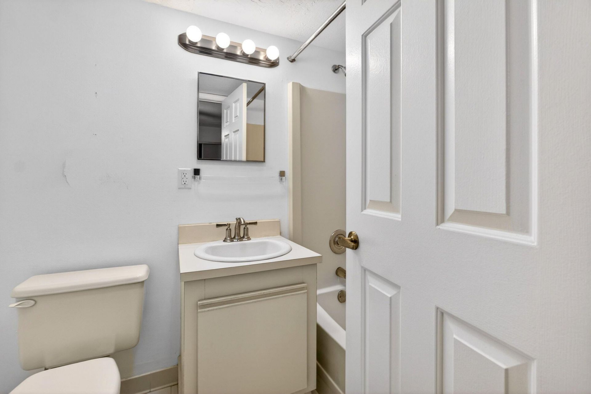 3901 S Flagler Drive, Unit 901, West Palm Beach, FL 33405 Photo