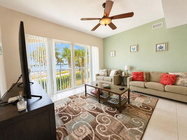 35 Harbour Isle Drive W, Unit 202, Fort Pierce, FL 34949