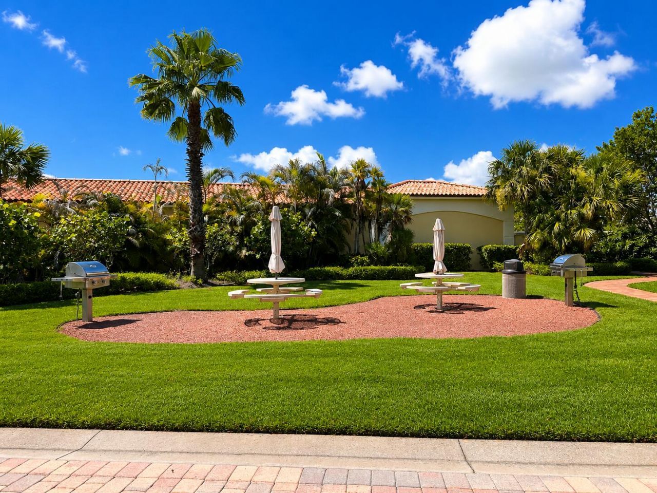 35 Harbour Isle Drive W, Unit 202, Fort Pierce, FL 34949 Photo