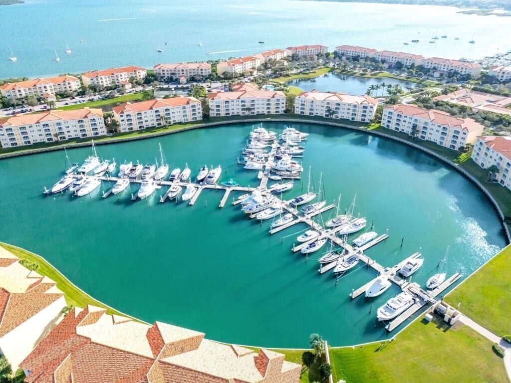 35 Harbour Isle Drive W, Unit 202, Fort Pierce, FL 34949 Photo