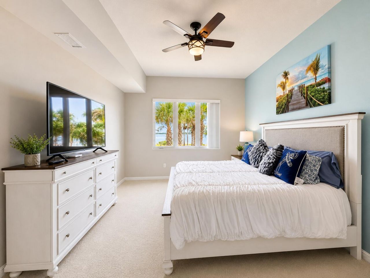 35 Harbour Isle Drive W, Unit 202, Fort Pierce, FL 34949 Photo