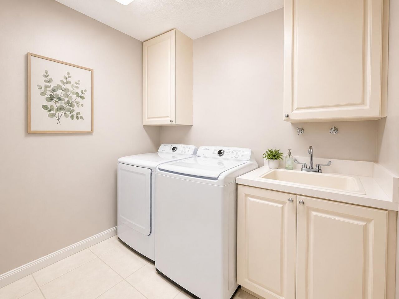 35 Harbour Isle Drive W, Unit 202, Fort Pierce, FL 34949 Photo