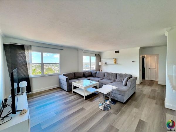 2555 NE 11th Street, Unit 809, Fort Lauderdale, FL 33304
