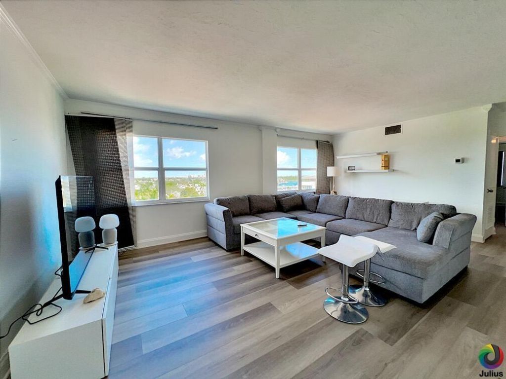 2555 NE 11th Street, Unit 809, Fort Lauderdale, FL 33304 Photo