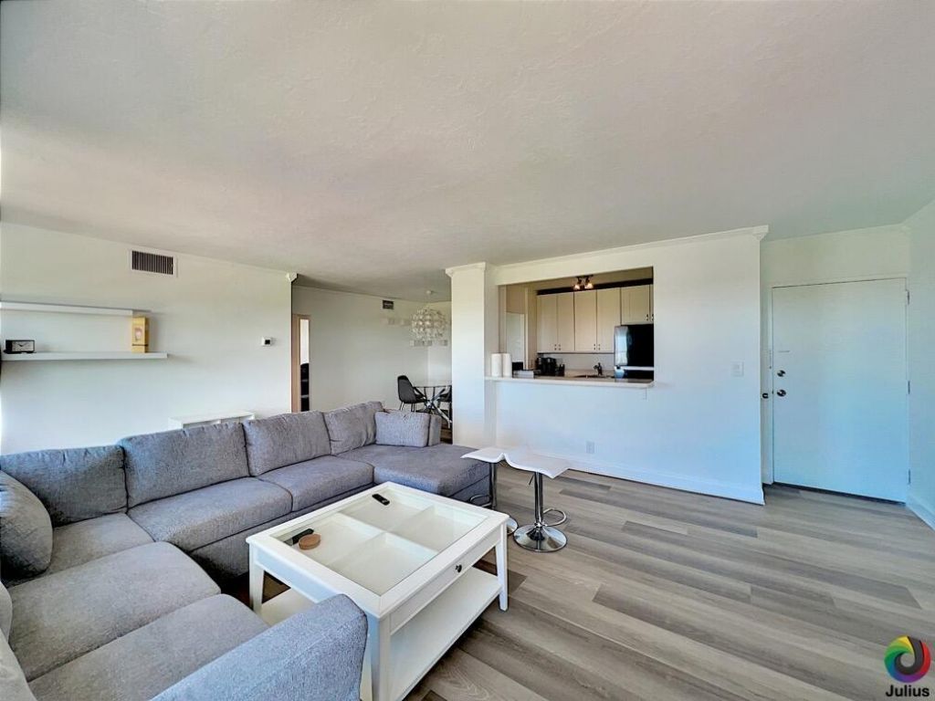 2555 NE 11th Street, Unit 809, Fort Lauderdale, FL 33304 Photo