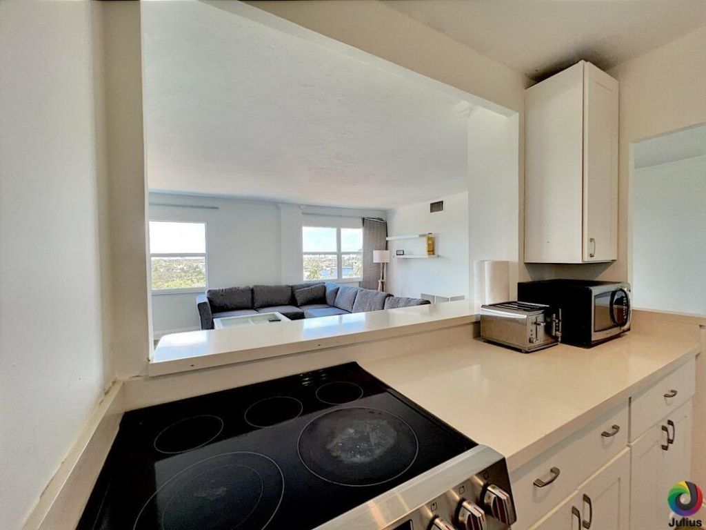 2555 NE 11th Street, Unit 809, Fort Lauderdale, FL 33304 Photo