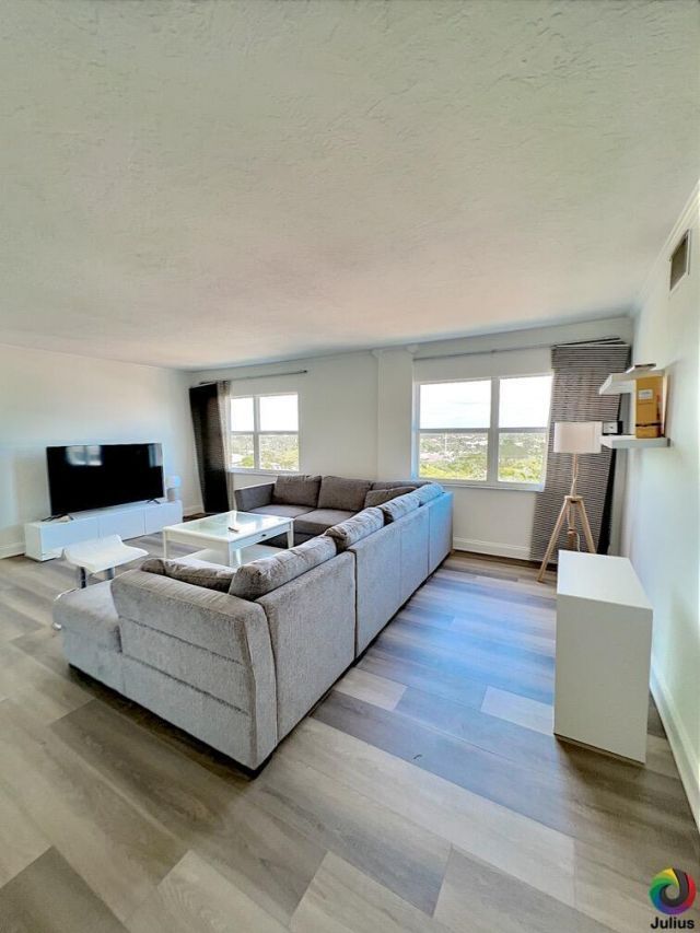 2555 NE 11th Street, Unit 809, Fort Lauderdale, FL 33304 Photo