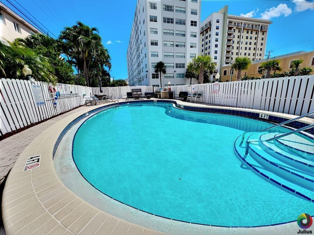 2555 NE 11th Street, Unit 809, Fort Lauderdale, FL 33304 Photo